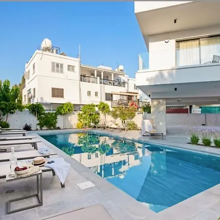 Appart hôtel Olive Shared Pool