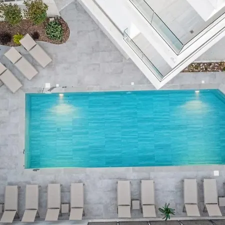 Olive Shared Pool Aparthotel